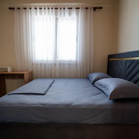 In With Outdoor Pool شكودر