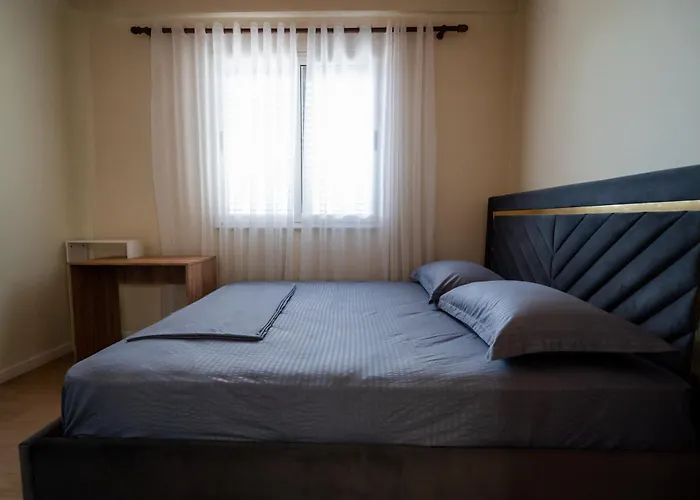 In With Outdoor Pool شكودر